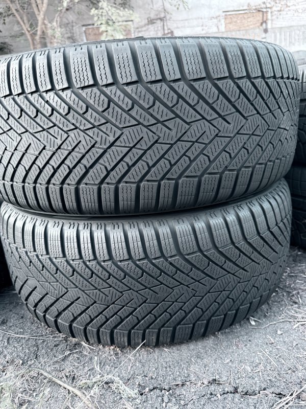 Pirelli Scorpion Winter 2 255/45 20