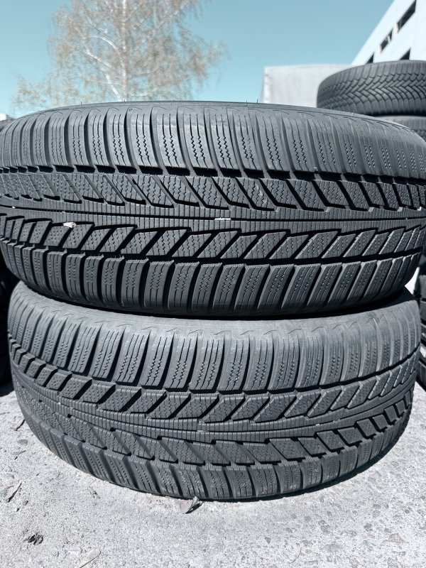 Hankook Icept ION 215/50 19