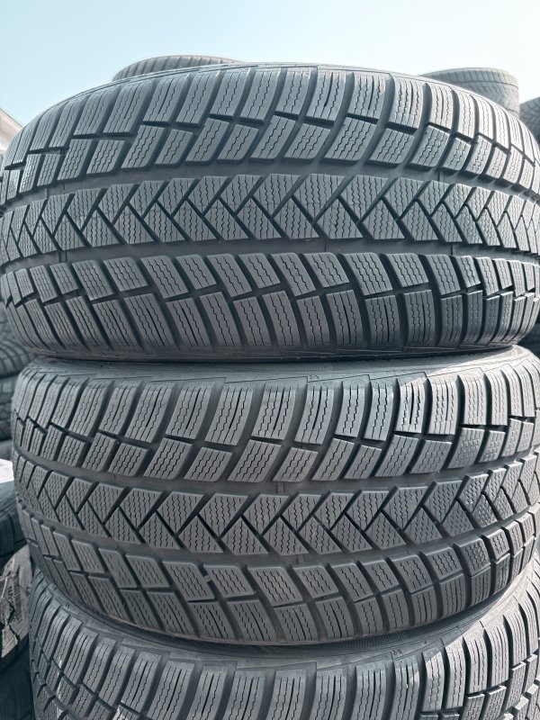 Vredestein Wintrac Pro 245/45 19
