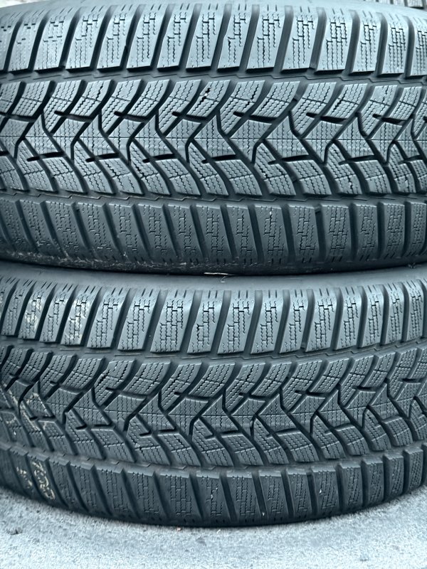 Dunlop Winter Sport 5 245/45 18