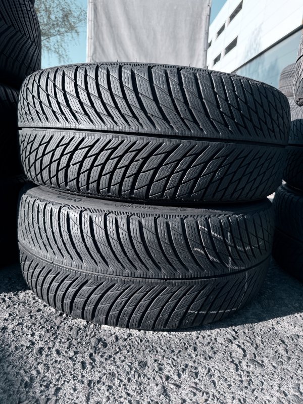 Michelin Pilot Alpin 5 235/40 19