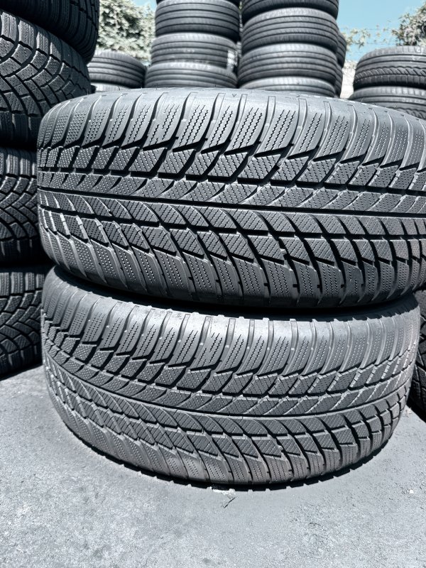 Bridgestone Blizzak LM001 RSC 225/50 18