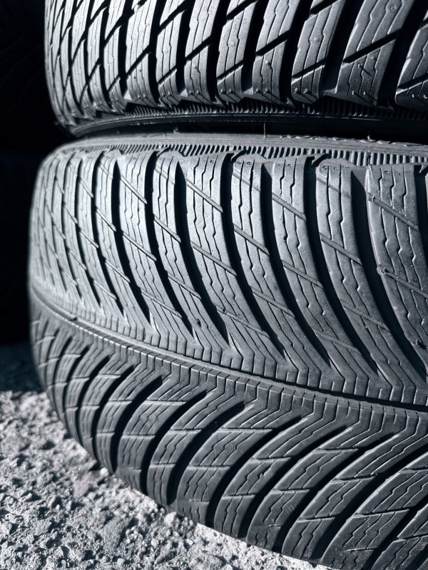 Michelin Pilot Alpin 5 235/40 19
