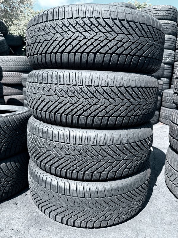 Pirelli Cinturato Winter 2 215/55 18
