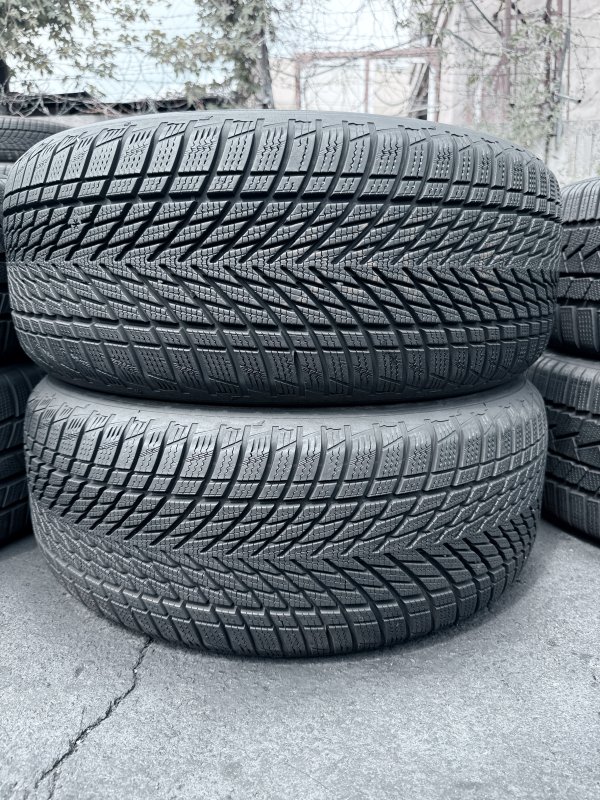 Goodyear Perfomance 3 235/45 18