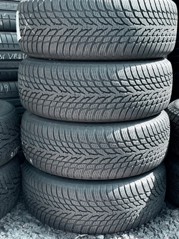 Nokian SnowProof RSC 205/55 16