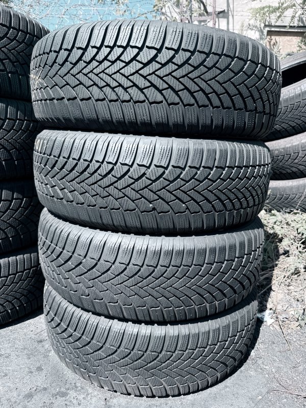 Bridgestone Blizzak LM005 215/60 17