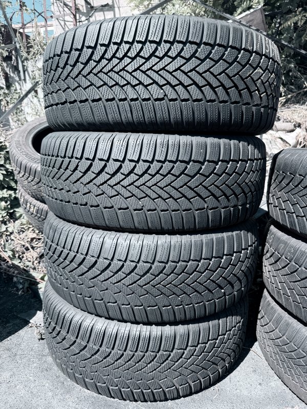 Bridgestone LM005 215/55 17
