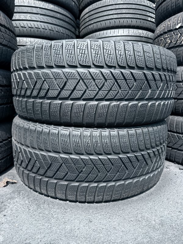 Pirelli Sottozero 3 245/45 18