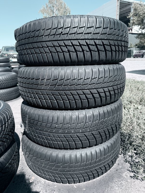 Bridgestone Blizzak LM001 185/60 15