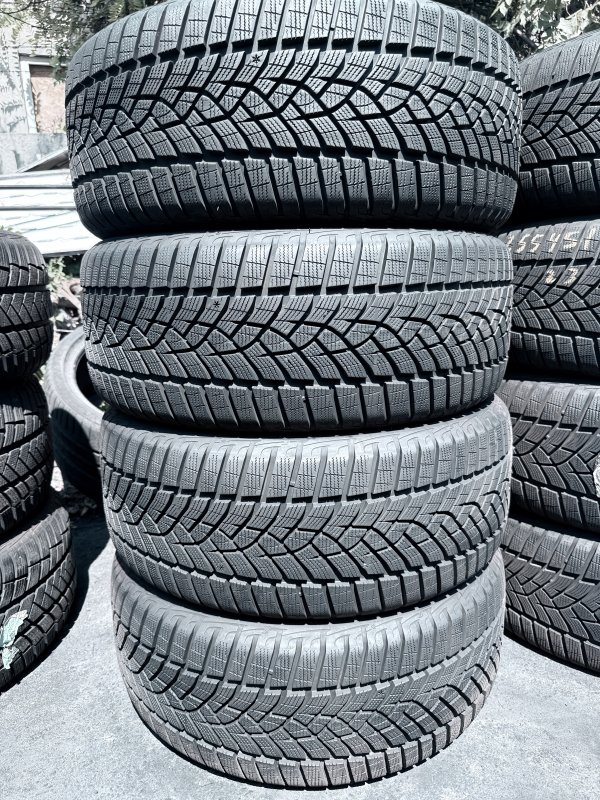 Goodyear Perfomance + 245/45 19