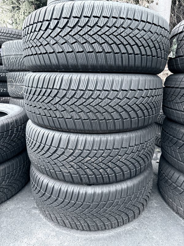 Bridgestone LM005 215/55 18
