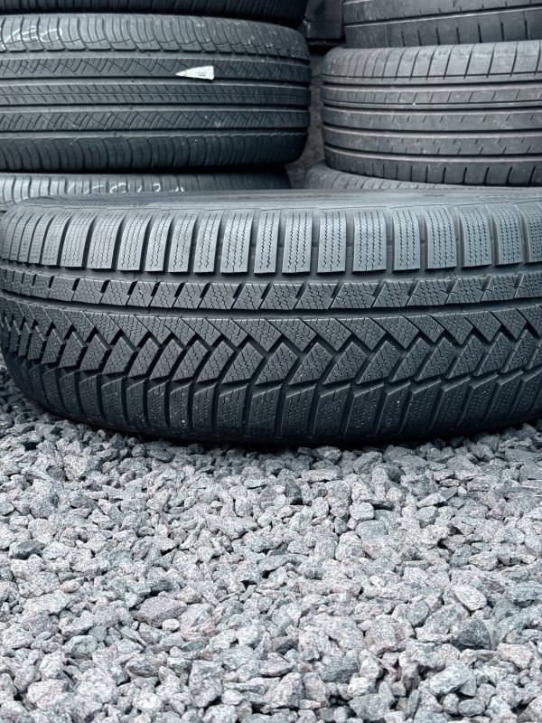 Continental TS850P SUV 235/55 19