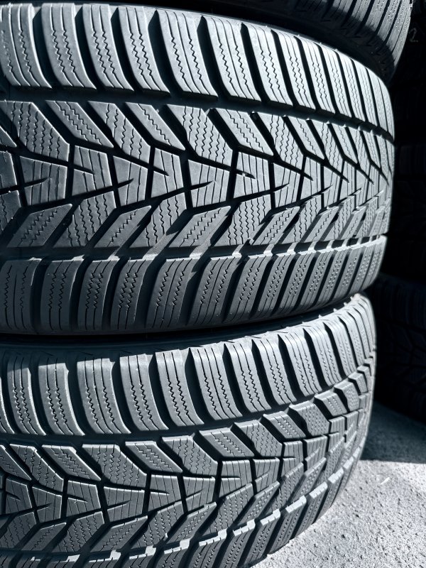 Hankook winter Icept Evo3 245/45 19