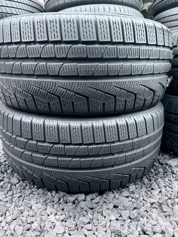 Pirelli SottoZero w270 235/35 20