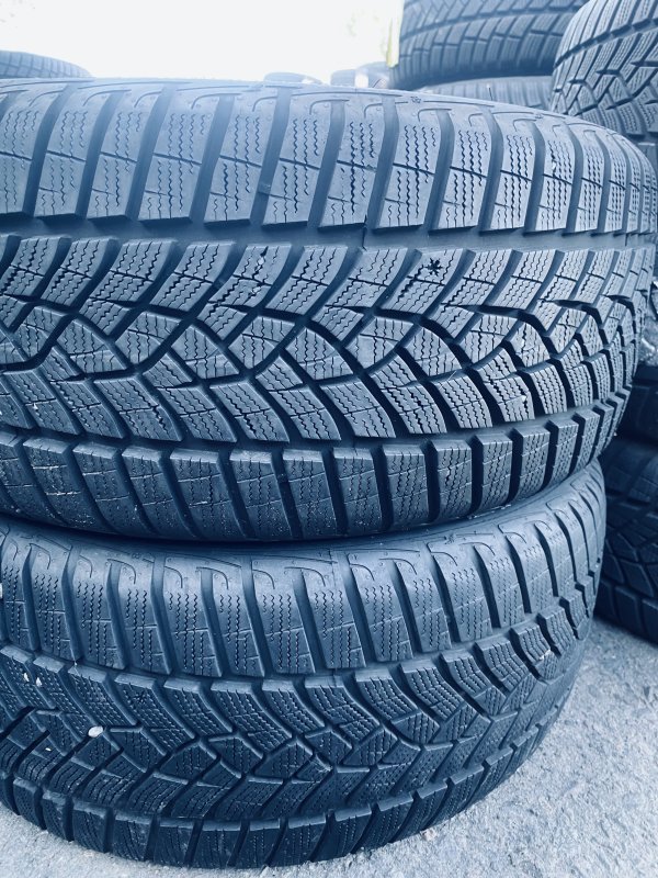 Goodyear UltraGrip Perfomance + 235/45 17