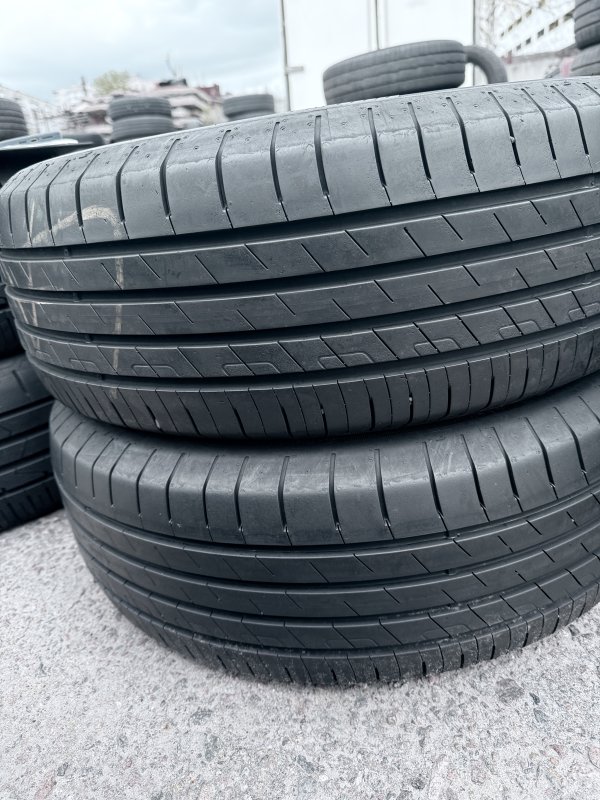 Goodyear Efficient Grip 215/60 17