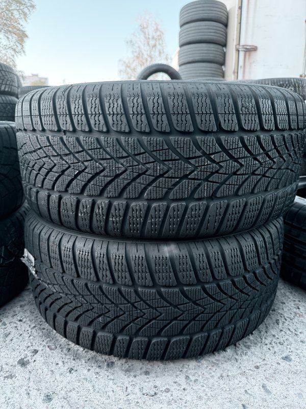 Dunlop SP WinterSport 4D 255/40 18