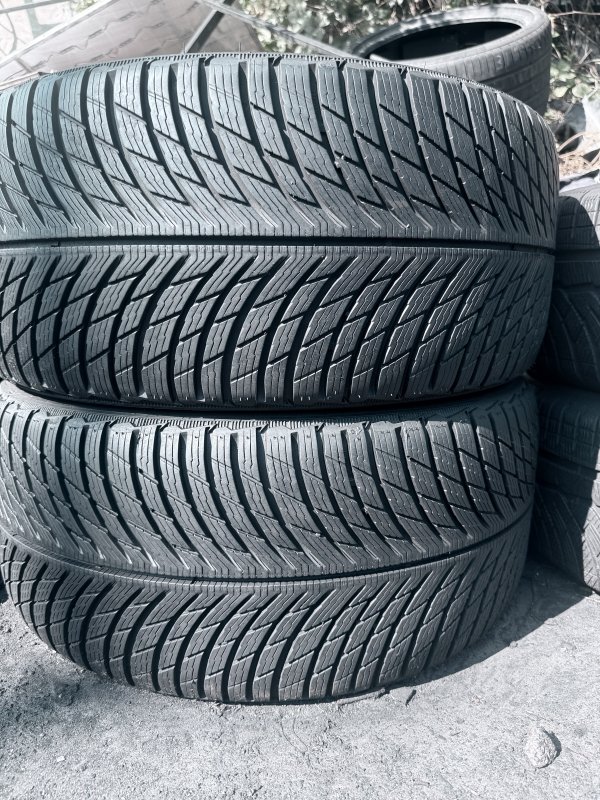 Michelin Pilot Alpin 5 245/40 18