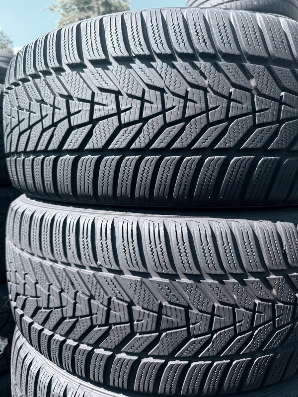Hankook winter Icept Evo3 235/45 18