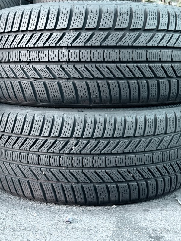 Continental TS870P 235/45 18
