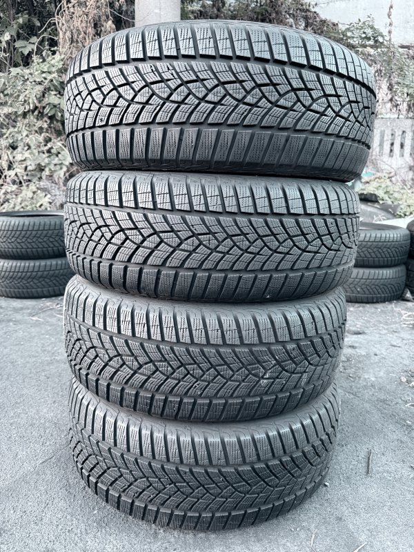 Goodyear Perfomance + 215/55 17