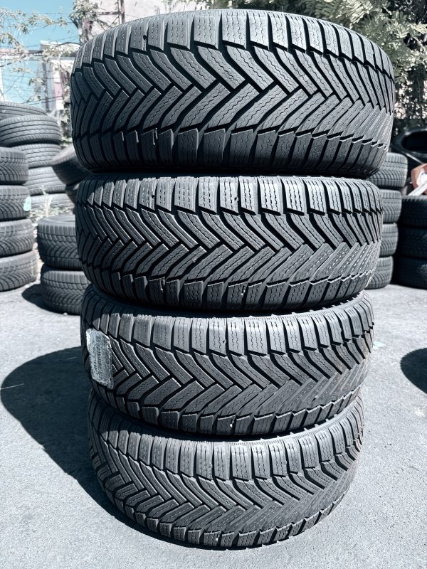Michelin Alpin 6 215/45 17