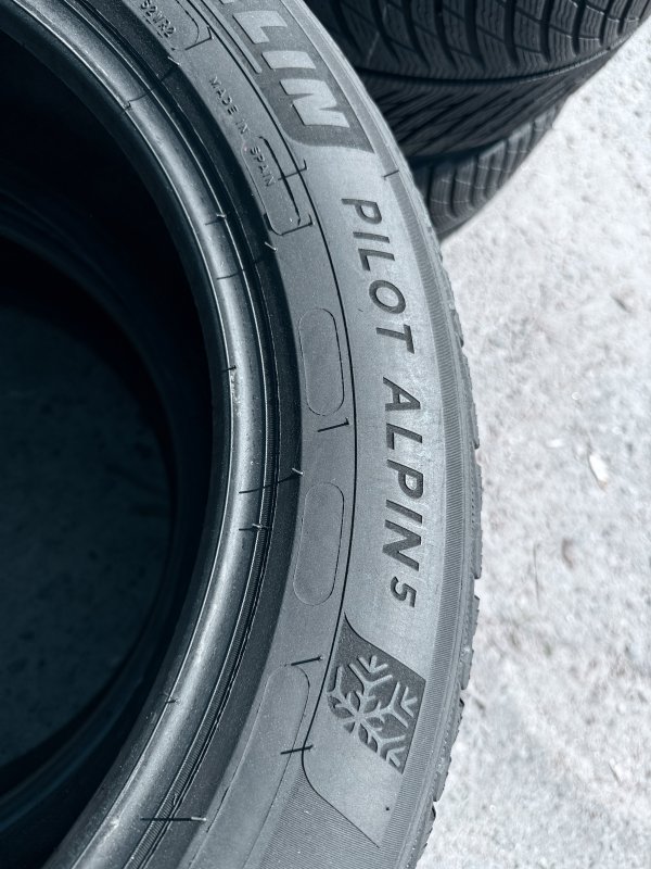 Michelin Pilot Alpin 5 225/55 18