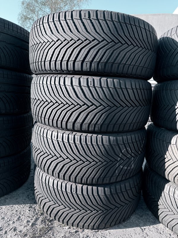Michelin Crossclimate 2 235/40 19