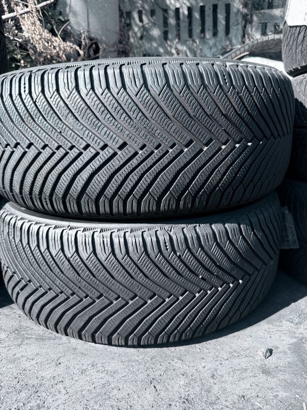 Michelin Pilot Alpin 7 215/50 18
