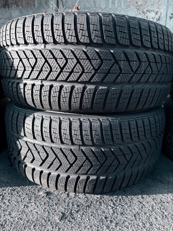 Pirelli Sottozero 3 245/30 20