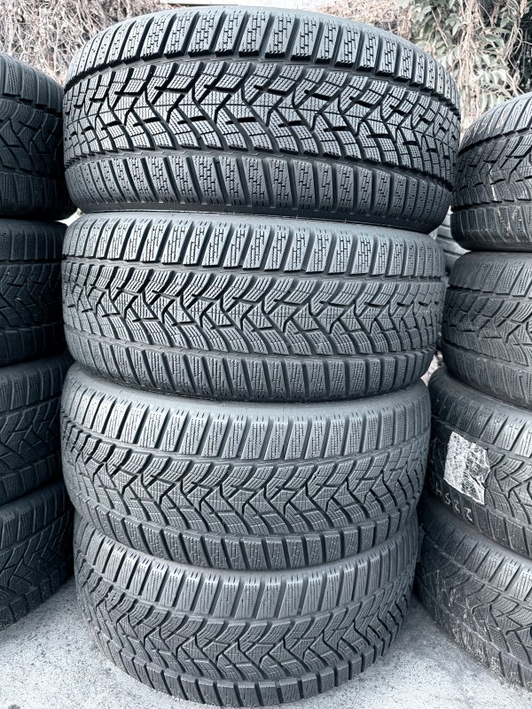 Dunlop Winter Sport 5 235/45 18