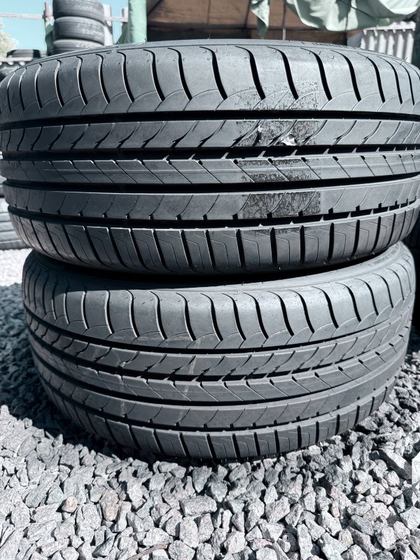 Goodyear Efficient Grip RSC 225/45 18