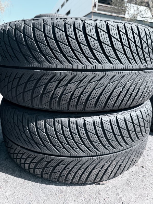 Michelin Pilot Alpin 5 235/40 18