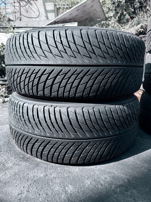 Michelin Alpin 245/45 19