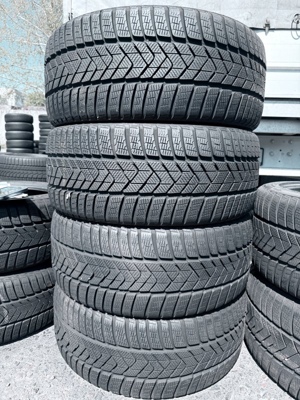 Pirelli Sottozero 3 235/35 20