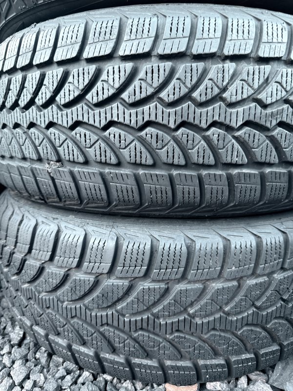 Bridgestone Blizzak LM32 205/55 16