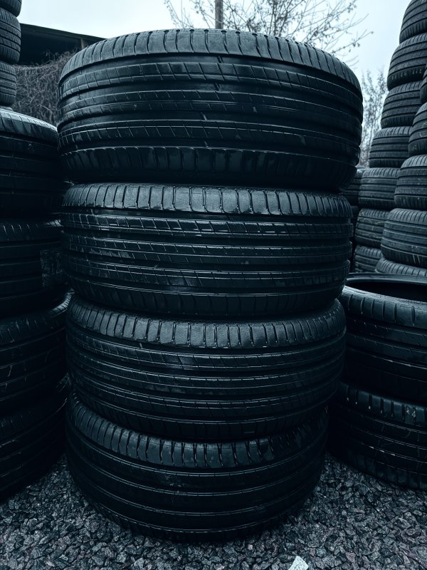 Michelin Latitude 3 235/50 19