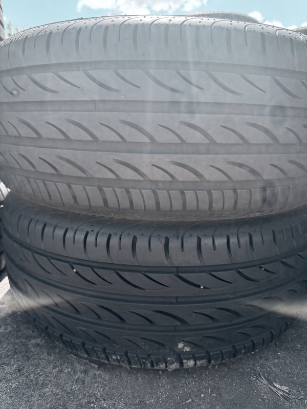 Pirelli Pzero Nero 215/45 17