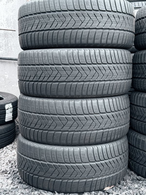 Pirelli Sottozero 3 235/40 19