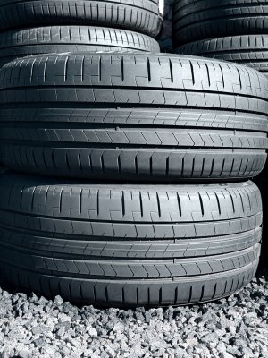 Pirelli Pzero PZ4 Elect 235/35 20