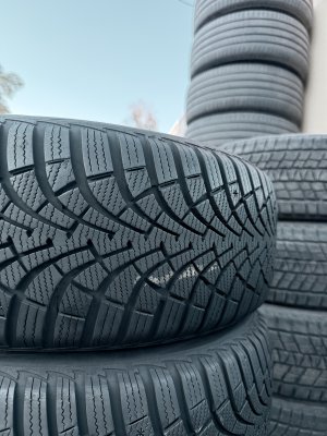 Goodyear Ultragrip 9 205/55 16