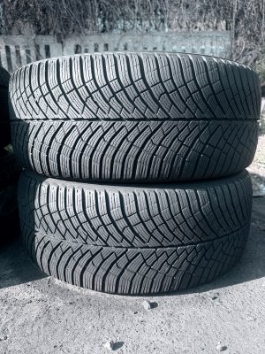 Pirelli Pzero Winter 2 235/40 19