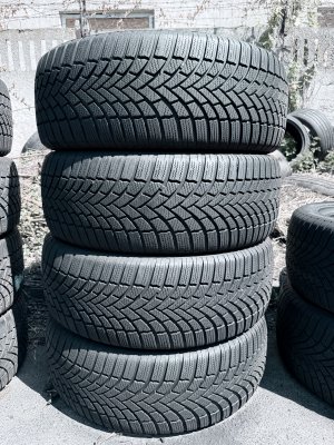 Bridgestone LM005 235/55 19