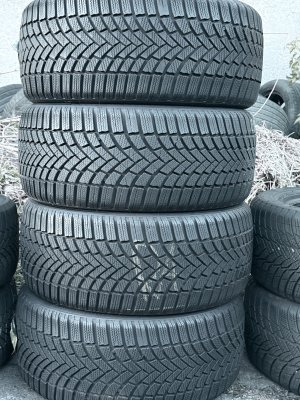 Bridgestone Blizzak LM005 235/40 18