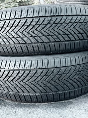Tourador Allclimate TF2 235/55 18