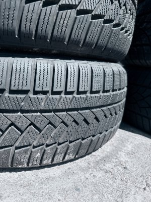 Continental TS 850 215/50 18