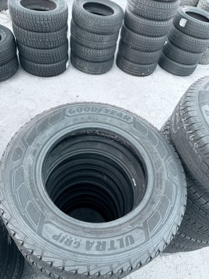 Goodyear UltraGrip Cargo 205/75 16