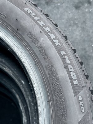 Bridgestone Blizzak LM001 Evo 205/55 16