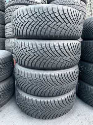 Hankook Winter Icept RS3 215/55 17